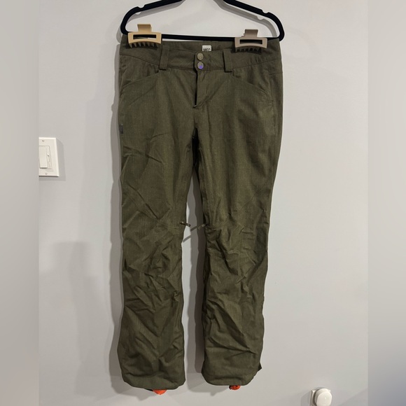 MEC Snow pants - Picture 1 of 3